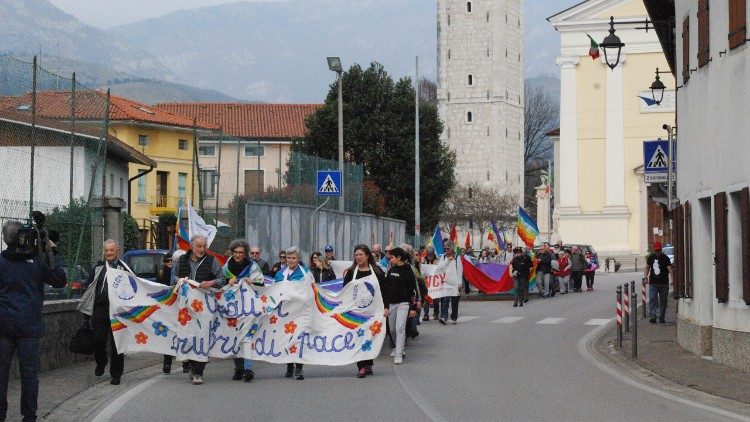 Un immagine della "Via Crucis per la pace" del 2024