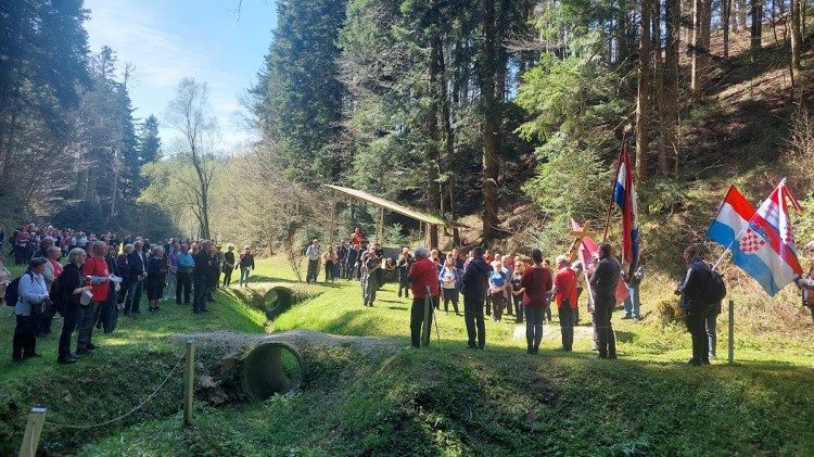 20. maceljski križni put "Stopama pobijenih"