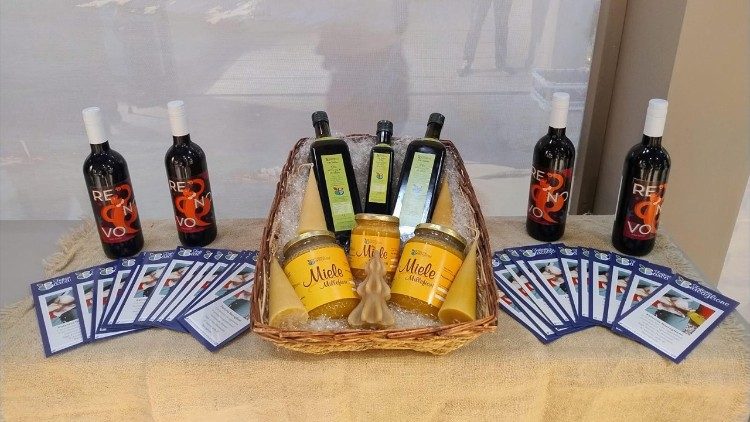 Le bottiglie del rosso Conero del carcere di Ancona al Vinitaly