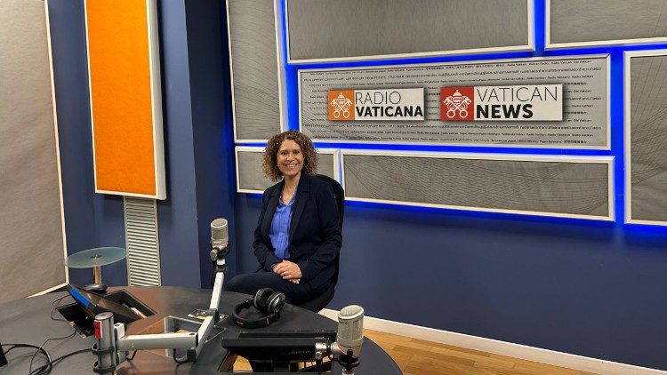 Die Neurobiologin war auch zu Besuch in der Redaktion von Radio Vatikan
