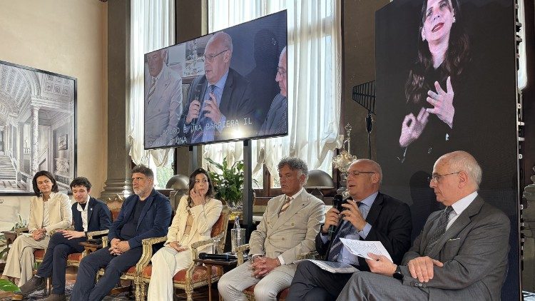 Un momento del convegno a Palazzo Borromeo