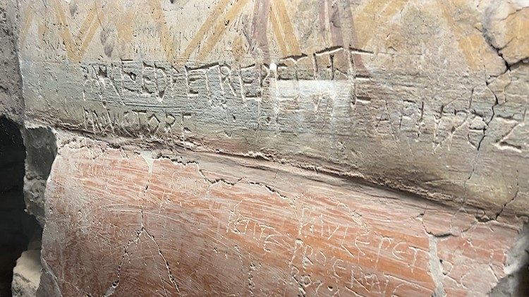 Los grafitos con oraciones a los Santos Pedro y Pablo