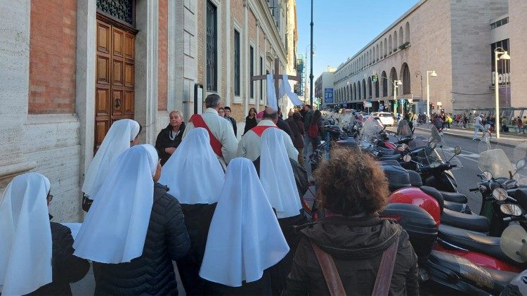 Via Crucis de los invisibles 