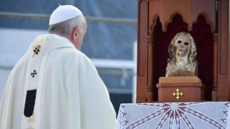 Em 2019, durante visita apostólica ao Japão, o Papa Francisco esteve diante da Virgem Bombardeada. 