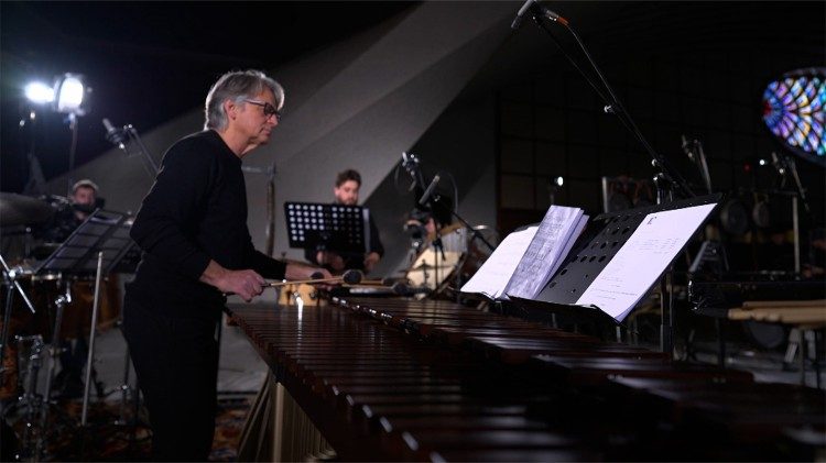 Un momento dell'esecuzione di "7" in Aula Paolo VI nel 2023