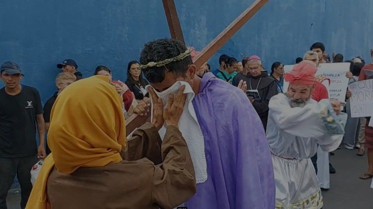 Igreja de Manaus: Via-Sacra com a popula&ccedil;&atilde;o em situa&ccedil;&atilde;o de rua