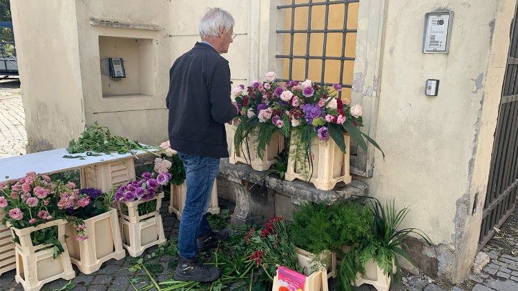 Some 10,000 flowers from various parts of the countries are driven from the Netherlands to Vatican City over the course of two days.
