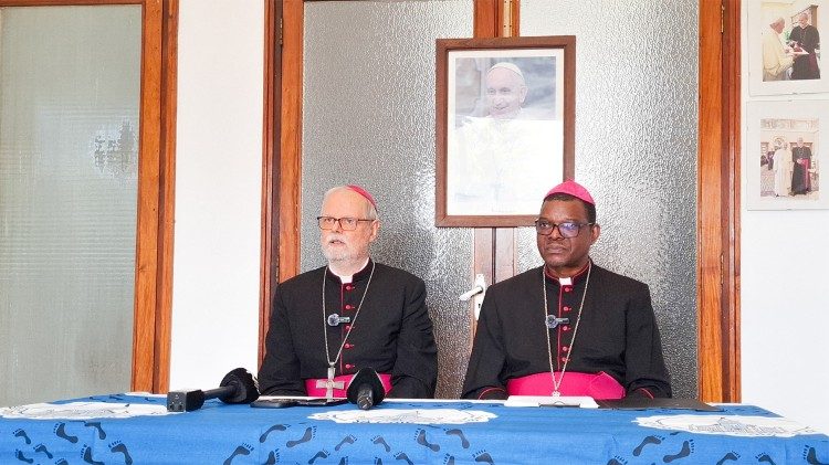 Dom Claudio Dalla Zuanna e Dom António Constantino, arquidiocese da Beira (Moçambique)