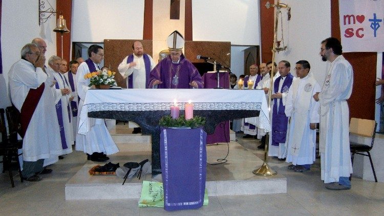 Celebración de la Santa Misa en la parroquia de Fátima, Buenos Aires