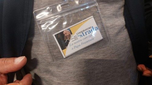 "La nostra carezza al Papa", l'omaggio degli amici della strada a Francesco