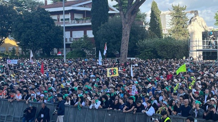 A Serdülők jubileuma: Via Lucis Róma EUR városnegyedében