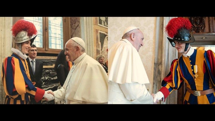 David Meier und Romano Pelosi, ehemalige Schweizer Gardisten, bei einer Begegnung mit dem Papst