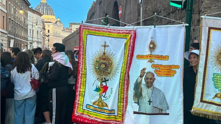 Věřící na Via della Conciliazione