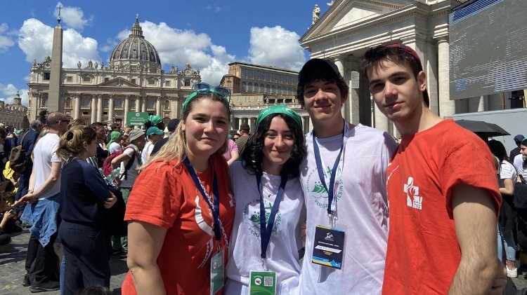 Martina, Riccardo e altri giovani 