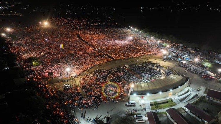 Dili, Timor oriental, veillée et messe pour les funérailles du Pape François.
