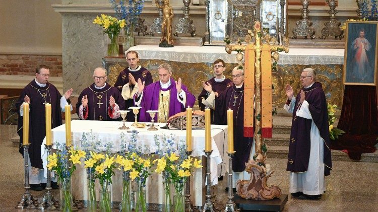 Mišios Vilniaus katedroje 2025 04 25