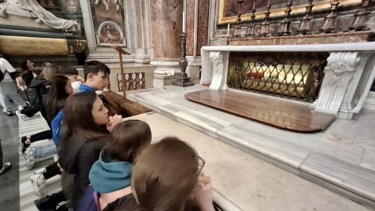 Младежите поклонници от Никополската епархия