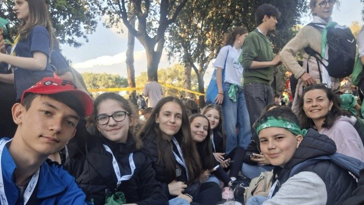 Papież apelował do młodych, by nauczyli się słuchać, a także słuchali dziadków