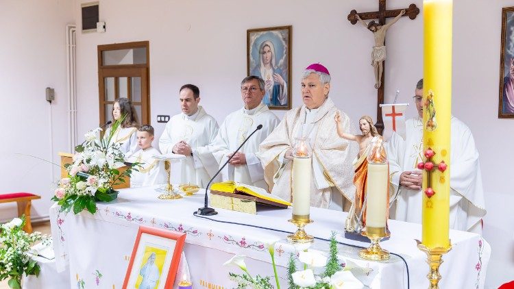 Misa zadušnica za Svetog Oca Franju u Sisku