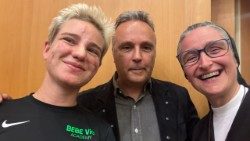 Suor Veronica Donatello insieme a Bebe Vio e ad alcune persone disabili durante il Giubileo a loro dedicato