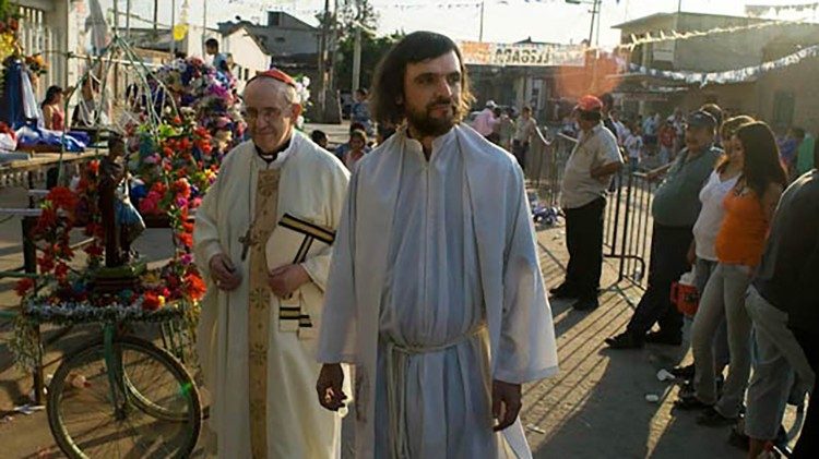 Le cardinal Begoglio et padre Pepe di Paola il y a près de 30 ans, à Buenos Aires.