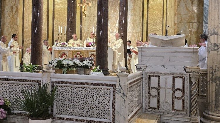 Celebración de la Misa en la Iglesia argentina en Roma