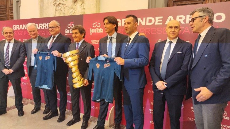 La presentazione in Campidoglio della tappa romana del Giro d'Italia