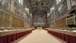 Сикстинська каплиця напередодні Конклаву 2013 року