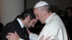 Encuentro entre Adrián Pallarols y el Papa Francisco.