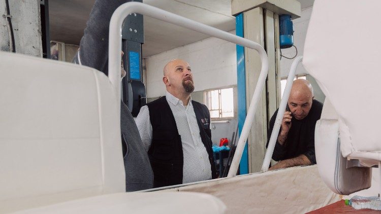 La papamobile riadattata per Gaza