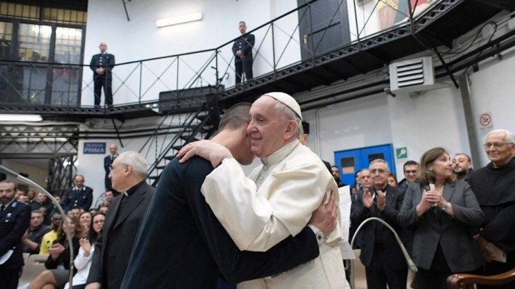 Franciszek często odwiedzał więźniów osadzonych więzieniach