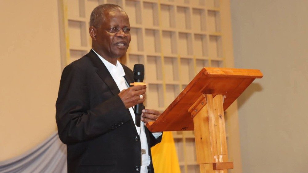 Il vescovo Bernardin Francis Mfumbusa della diocesi di Kondoa