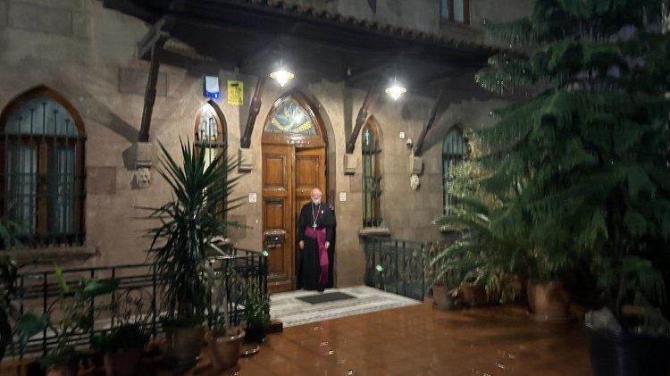 Erschöpft und glücklich verabschiedet uns der Präsident der türlischen Bischofskonferenz, Erzbischof Martin Kmetec, nach unserem Abschluss-Interview 