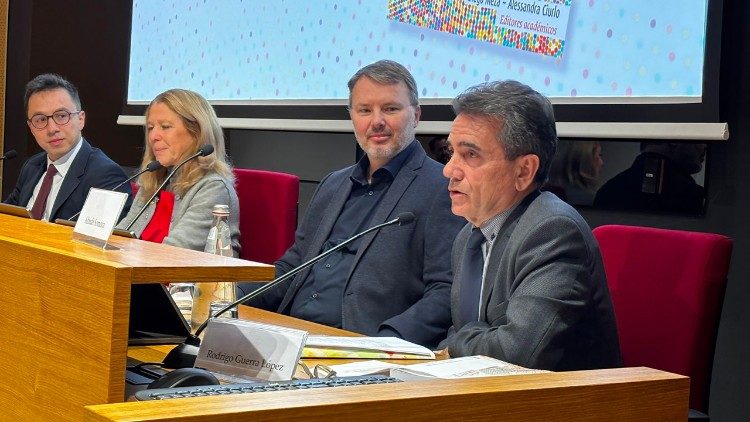 Presentación del libro “Trayectorias cruzadas. Catolicismos y política en la América Latina contemporánea”