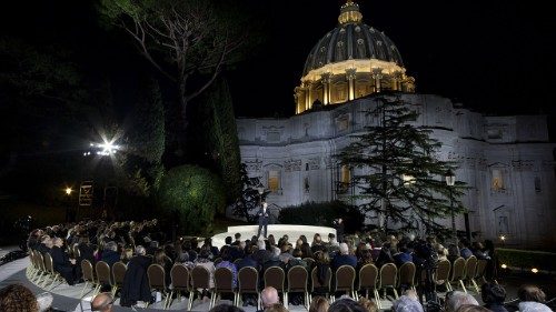 Innamorato di San Pietro, Benigni racconta una "storia meravigliosa"