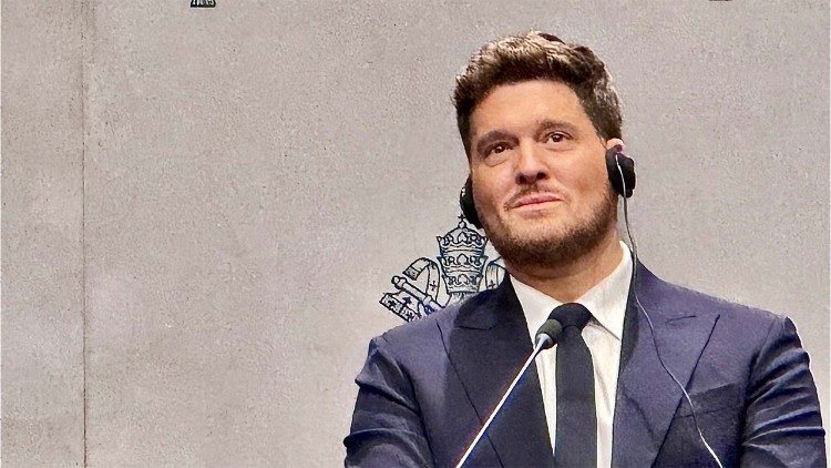 O cantor Michael Bublé durante a coletiva de imprensa