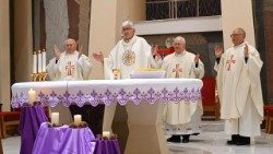 Banjolučki biskup mons. Željko Majić predvodi euharistijsko slavlje (Izvor: Banjolučka biskupija)