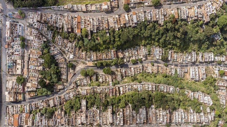 Três bairros inteiros e um parcialmente se transformaram em locais fantasmas. 