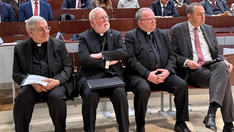  Alguns dos participantes da confer&ecirc;ncia