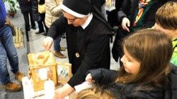 Das Friedenslicht reist in die ganze Welt, hier in Kroatien