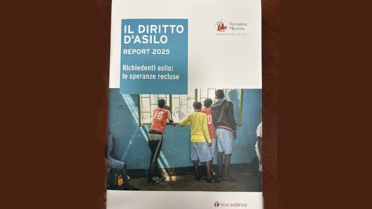 La copertina del Rapporto  2025