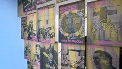 La "Cappella della Liberazione", opera dell'artista brasiliano Jonathas de Andrade, in mostra a Via della Conciliazione 5