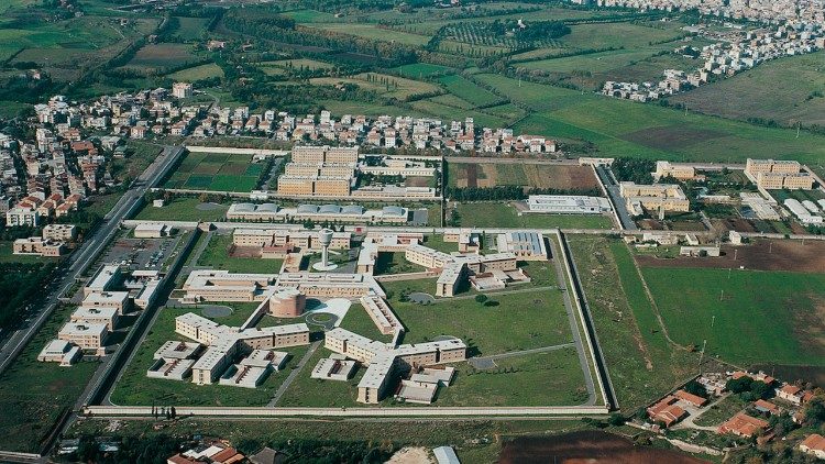 Veduta dall'alto del carcere di Rebibbia