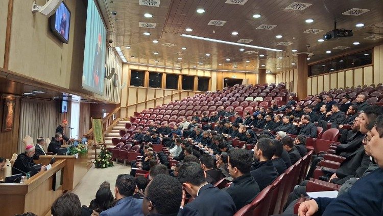 L'incontro in Aula Nuova del Sinodo