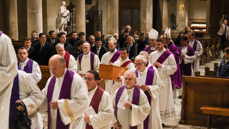 Misa zadušnica u katedrali sv. Justa u Trstu za biskupa Jurja Dobrilu (Foto: Porečka i Pulska biskupija)