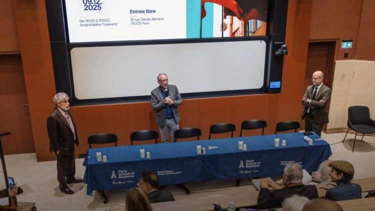 2025.12.15 Parigi: Convengo su futuro dell'Armenia