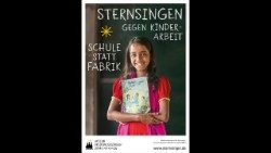  Die Aktion Dreikönigssingen 2026 steht unter dem Motto „Schule statt Fabrik – Sternsingen gegen Kinderarbeit“. Auf dem Plakat ist die zwölfjährige Nour aus Bangladesch zu sehen