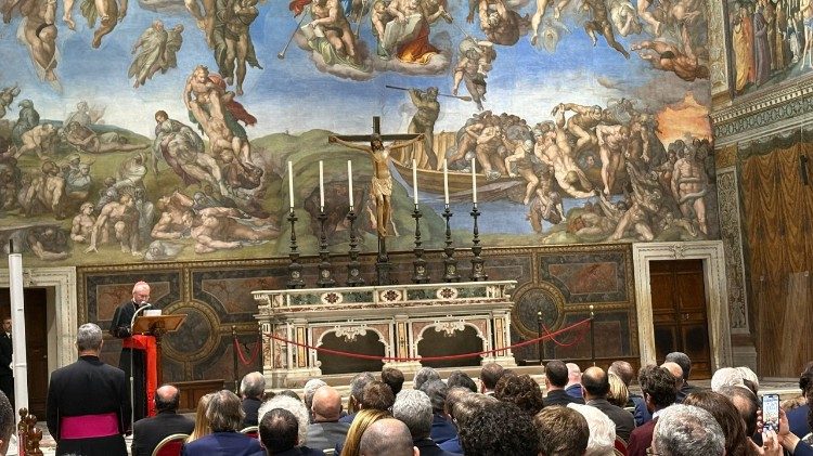 Un momento dell'incontro nella Cappella Sistina