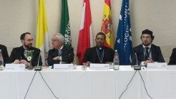 Ai lavori della conferenza anche il cardinale George Jacob Koovakad, Prefetto del Dicastero per il dialogo interreligioso