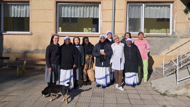 Посещение на сестрите бенедиктинки при болните от Държавна психиатрична болница